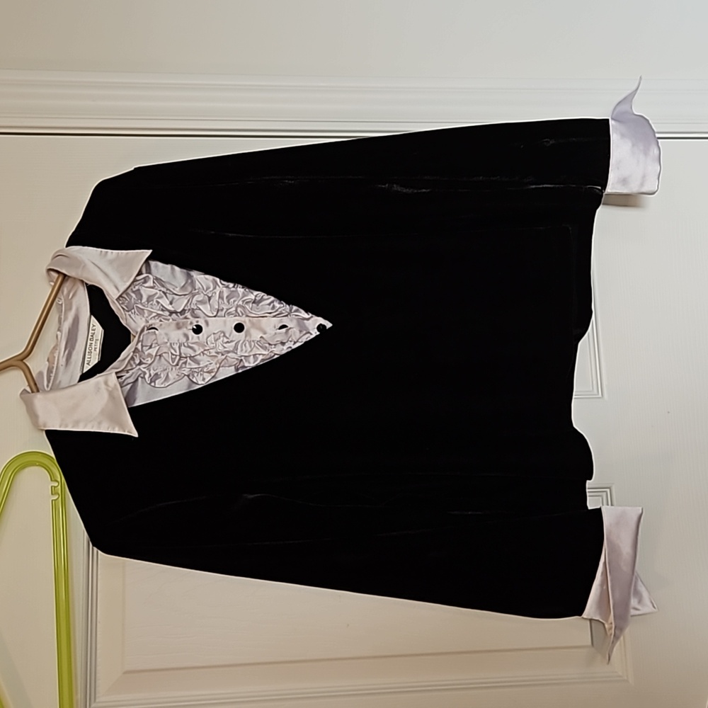 Vintage Alison Daley black velvet ruffle top
